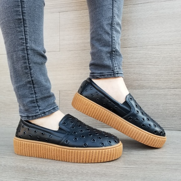 Black w/ Metal Rings Creeper Sneaker - Picture 5 of 8